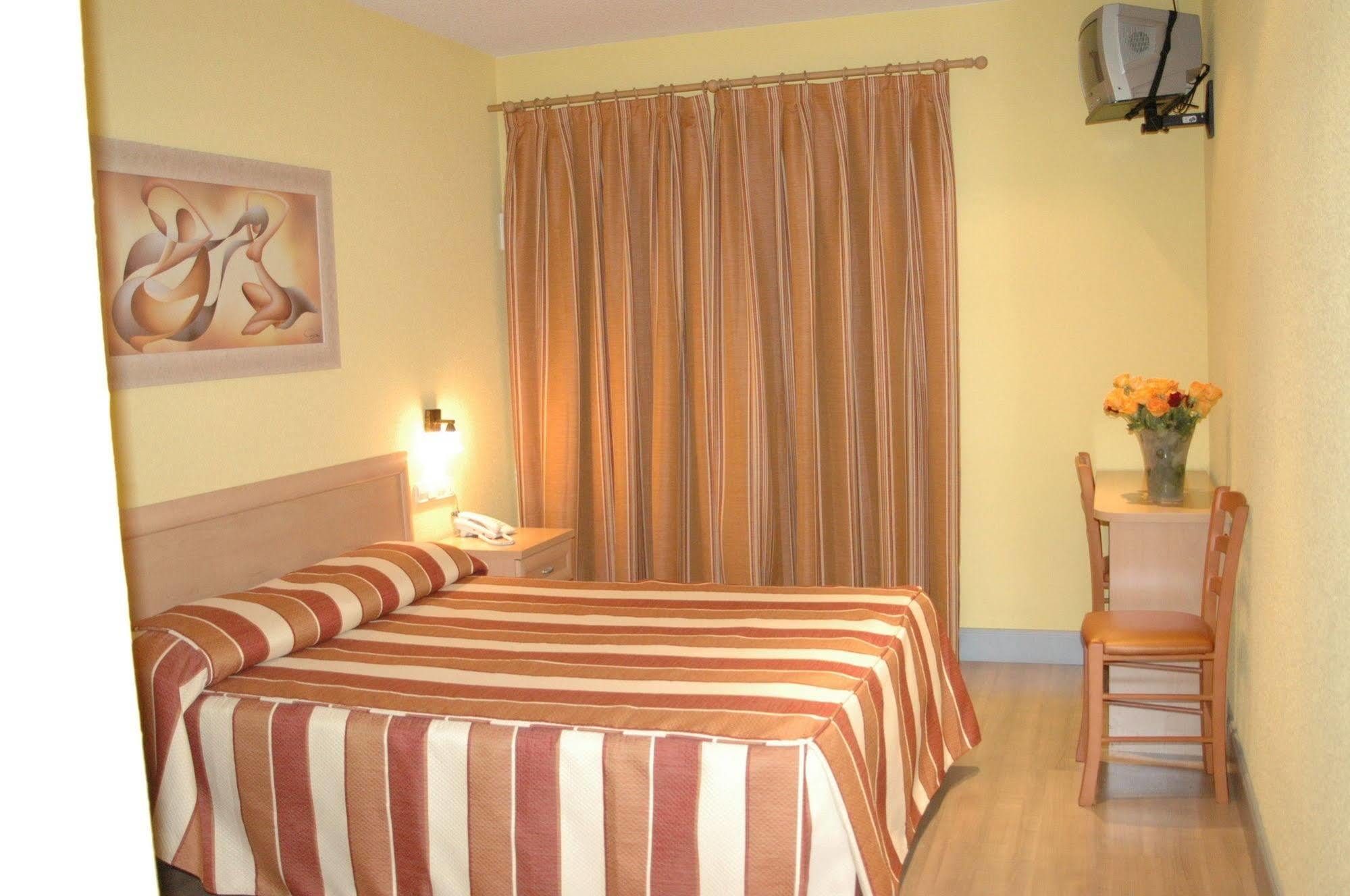 Hotel La Union Humanes de Madrid Buitenkant foto